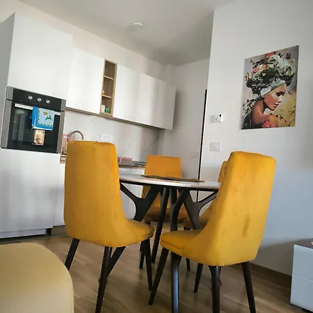 Rosa Lux Apartment *